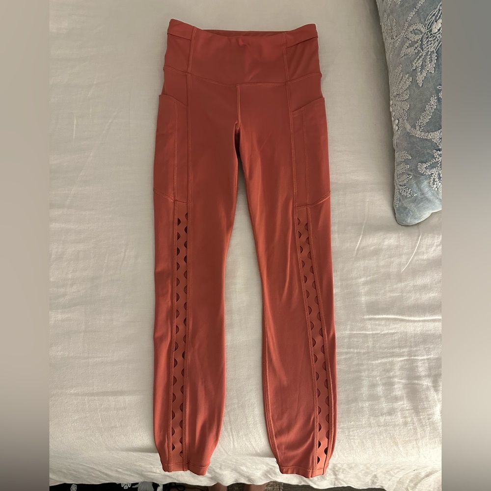 Athleta 7/8 Tight Terracotta Leggings with Cutout Design